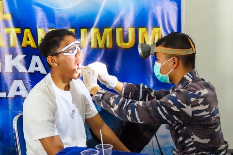 Lanal Ranai Gelar Pemeriksaan Kesehatan Gratis untuk Pelajar SMA Natuna