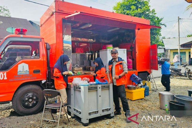 BPBD Aceh Barat Dirikan Dapur Umum Bantu Korban Erosi Sungai di Meutulang