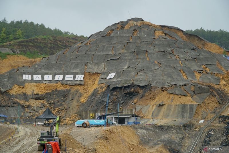 Dinding Beton Bendungan Bagong Ambrol, Dampak Hujan Deras?