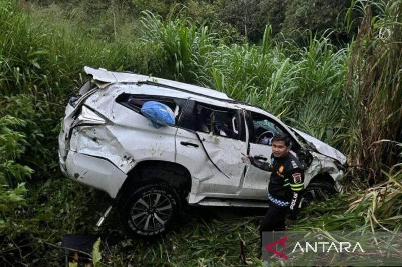 Mobil Pajero Sport Masuk Jurang Sedalam 35 Meter di Solok, Tiga Penumpang Luka-luka