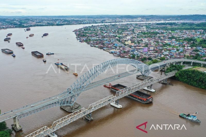 Jembatan Mahakam Ditutup Sementara, Investigasi Dilakukan Pasca-Tabrakan Tongkang