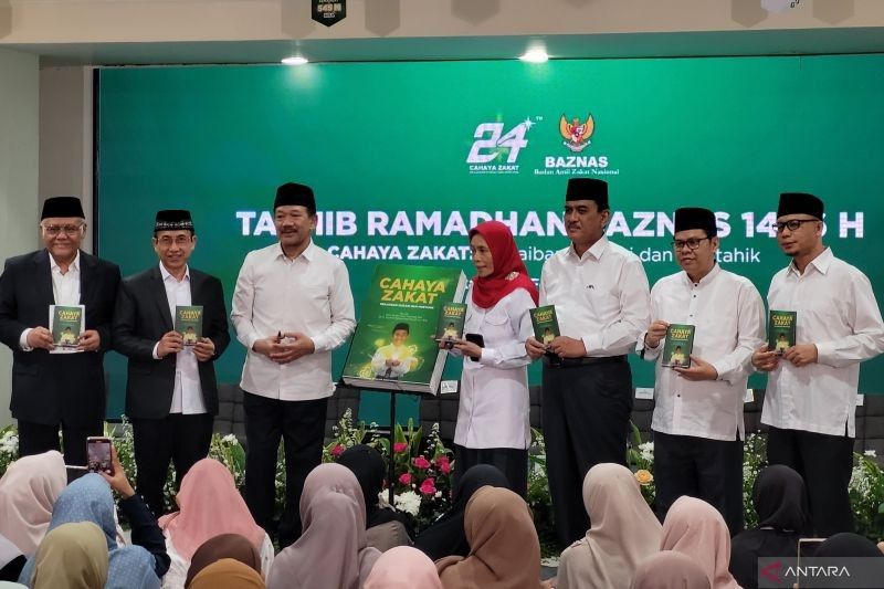 Baznas Ajak Warga Hilangkan Kecemasan 'Indonesia Gelap' Lewat Zakat