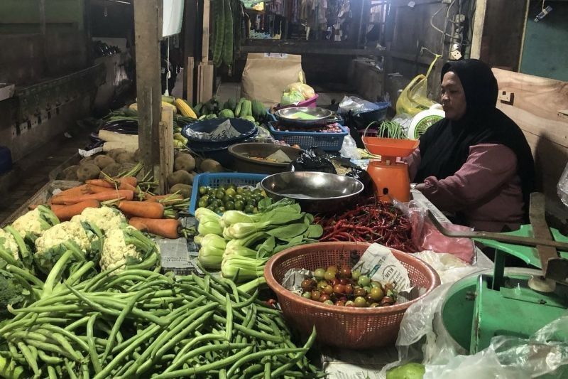 Harga Bahan Pokok di Palembang Naik Jelang Ramadhan: Cabai Merah Tembus Rp70.000!