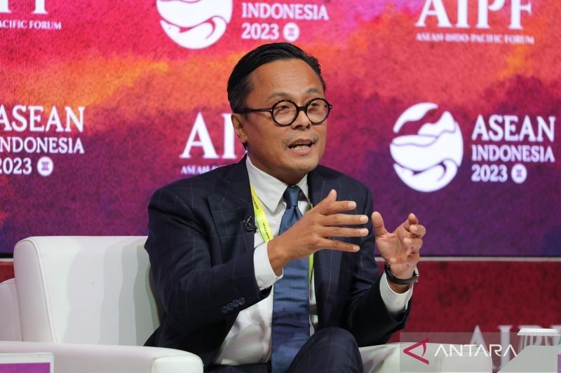 Dony Oskaria: Dari Bankir hingga COO Danantara, Pengelola Aset US$900 Miliar