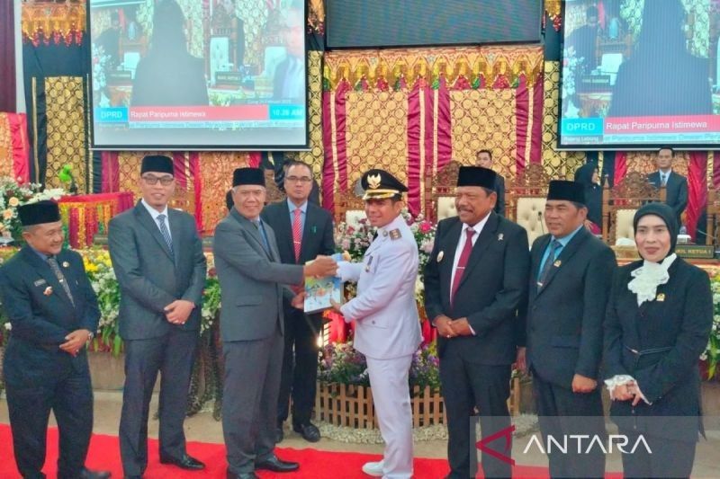 Tolak Kendaraan Dinas Baru Rp3,4 Miliar, Bupati dan Wabup Rejang Lebong Pilih Gunakan Mobil Lama