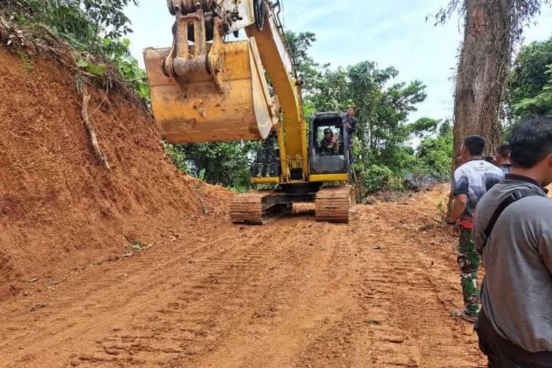 Kodim Pasangkayu Bangun Jalan 4 Km, Tingkatkan Akses Ekonomi Petani Desa Benggaulu