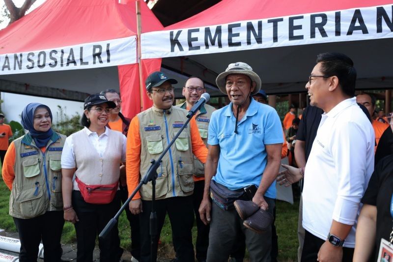 Mensos Dorong Partisipasi Warga Bali Jaga Lingkungan Lewat Kerja Bakti Massal