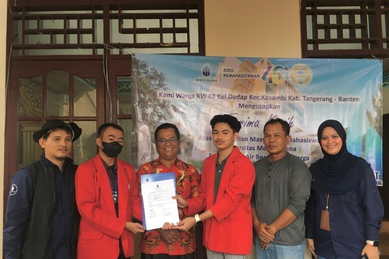 Mahasiswa UMB Berikan Bantuan Pompa Air, Wujudkan SDGs di Tangerang