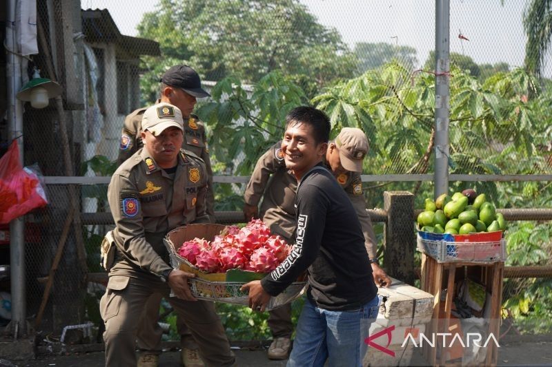 Bupati Bogor Pimpin Penertiban Bangunan Liar di Cilebut-Bojonggede