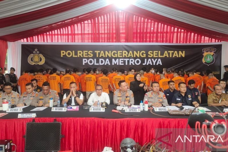 Polres Tangsel Ungkap Pabrik Tembakau Sintetis Raksasa, 612 Kg Barang Bukti Disita!