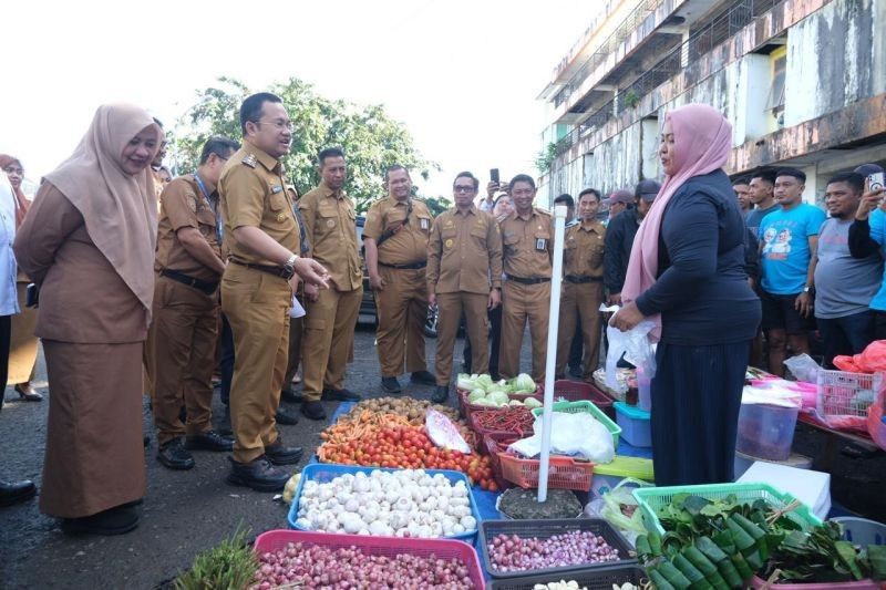 Wabup Gowa Tinjau Pasar Jelang Ramadhan: Harga Cabai Melonjak Tajam!