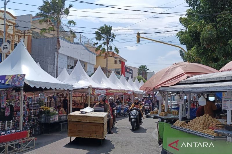 Pedagang Pasar Dandangan Kudus Jaga Kebersihan, Libatkan Relawan dan Tambah Truk Sampah