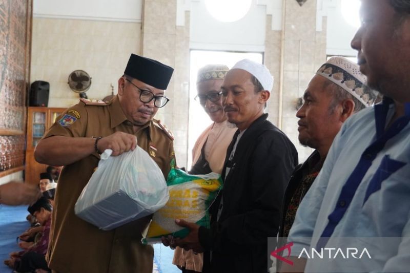 Pemkot Bengkulu Salurkan Bantuan Sembako Jelang Ramadan untuk 1.297 Penerima Manfaat