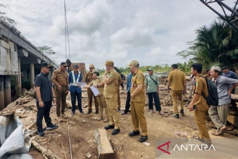 Jembatan Muara Terusan Ambruk, Pemkab Kapuas Segera Lakukan Penanganan