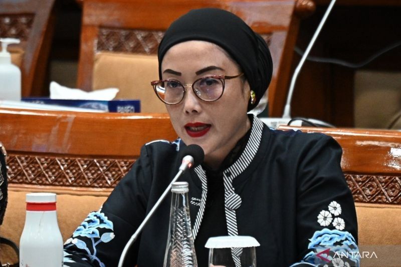 DPR Ingatkan Pemerintah: Perlakukan Semua Guru Secara Adil!