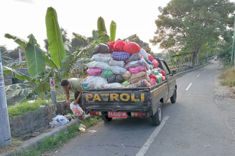 DLH Mataram Optimalkan Satgas Kebersihan Antisipasi Lonjakan Sampah Selama Ramadhan