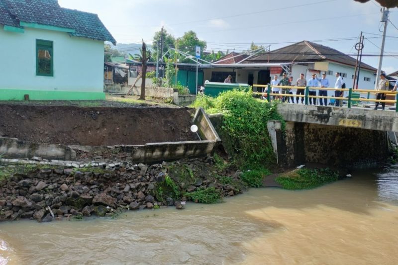 Talud Sungai Celeng di Bantul Runtuh Akibat Hujan Deras, Pemerintah Segera Tanggulangi