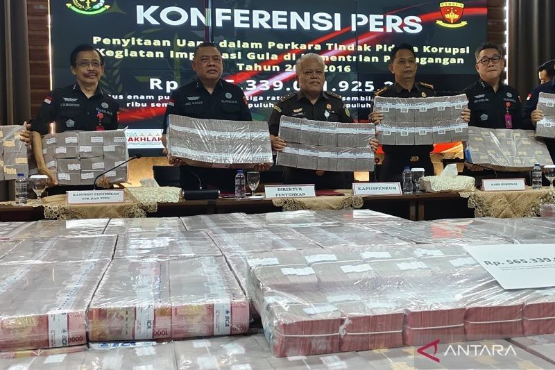 Kejagung Sita Rp565 Miliar Terkait Kasus Impor Gula 2015-2016