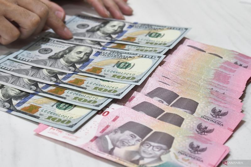 Rupiah Melemah, Kurs Tembus Rp16.393 per Dolar AS