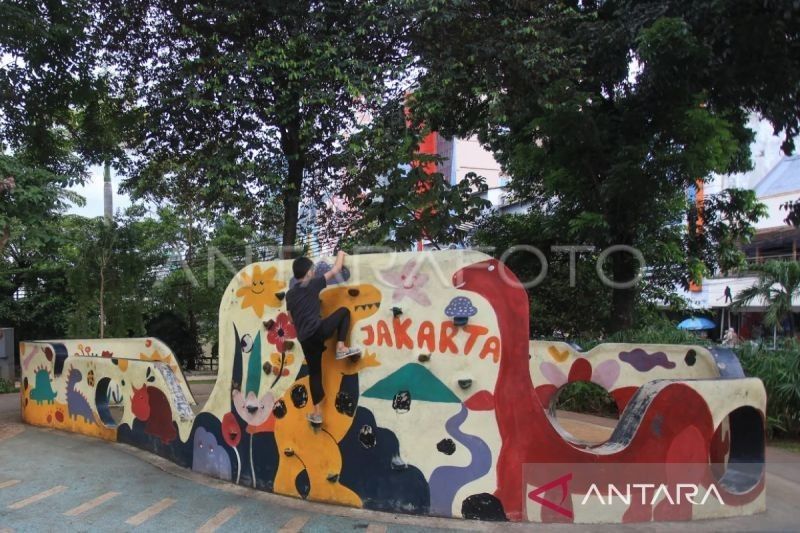 DLH DKI Jakarta Siap Siagakan Petugas Kebersihan 24 Jam di Taman