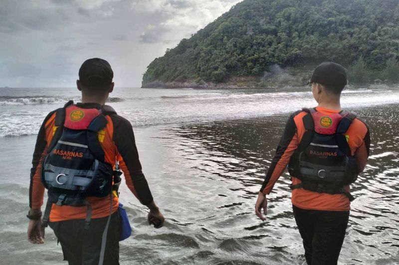 Remaja Hilang Terseret Ombak di Pantai Riting, Aceh Besar: Basarnas Kerahkan Tim Pencarian