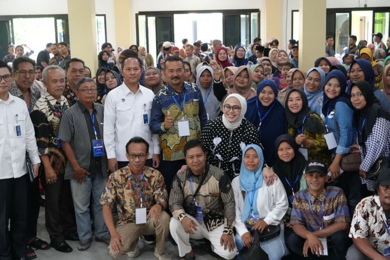 DPR dan BGN Sosialisasikan Program Makan Bergizi Gratis di Karawang