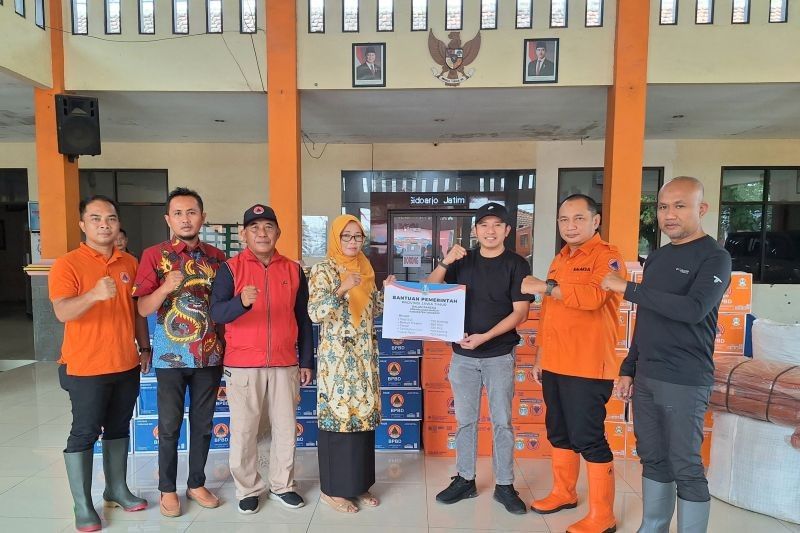 BPBD Jatim Salurkan Bantuan Logistik untuk Korban Banjir Sidoarjo