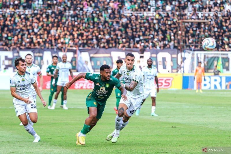 Duel Sengit Persebaya vs Persib Puncaki Pekan ke-25 Liga 1 Indonesia