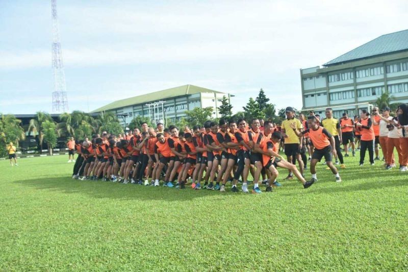 Kodam XIII/Merdeka Jaga Kekompakan Prajurit Lewat Lomba Kolong Unik