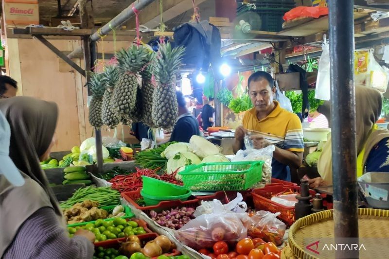 Sudin KPKP Jakbar Awasi Keamanan Pangan di Enam Pasar Jelang Ramadhan