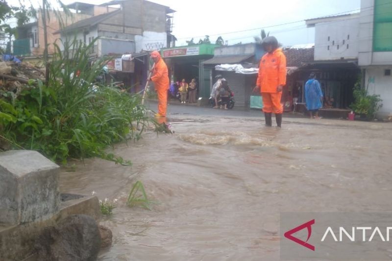 BPBD Sukabumi Perketat Pemantauan Antisipasi Banjir Akibat Hujan Deras