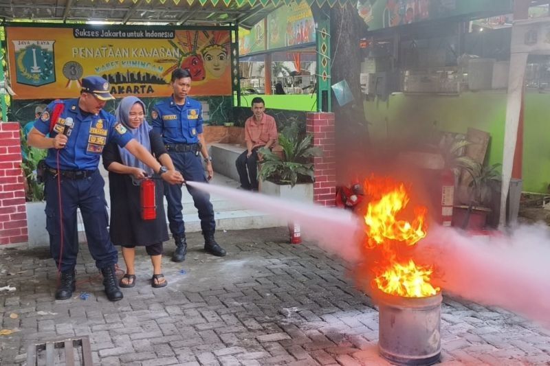 PPKUKM Jaksel Edukasi 70 Pelaku UMKM Setiabudi Cegah Risiko Kebakaran