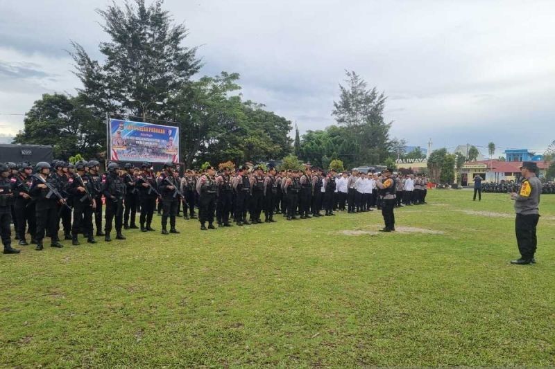 Ramadan di Wamena: 100 Personel Polres Jayawijaya Amankan Shalat Tarawih Perdana