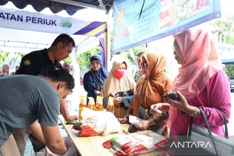 Kantor Pos Tangerang Gelar Pasar Murah Ramadhan: Beras Rp12 Ribu per Kg!