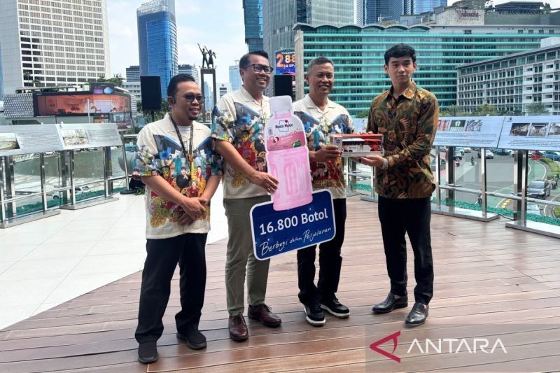 Transjakarta Bagi Takjil Gratis di 14 Koridor Selama Ramadhan