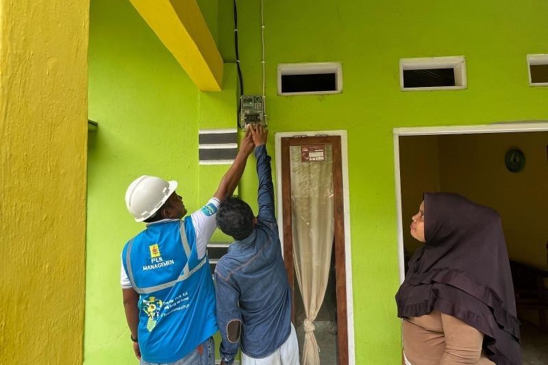 PLN Hadirkan Listrik 24 Jam di 5 Pulau Kepulauan Banda, Maluku Tengah