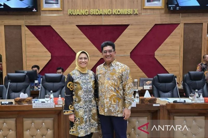 Sikap DGB UI Soal Disertasi Bahlil Lahadalia Bukan Representasi Resmi UI, DPR RI Minta Klarifikasi