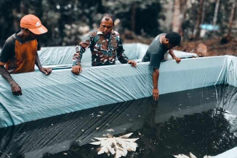 Satgas TMMD Kodim Biak Bangun Kolam Ikan, Wujudkan Cita-Cita Ketahanan Pangan