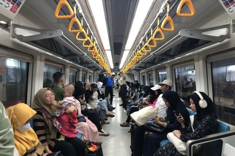 LRT Sumsel Izinkan Penumpang Berbuka Puasa di Gerbong Selama Ramadhan