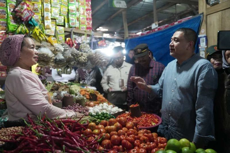 Wali Kota Makassar Pantau Harga di Pasar Tradisional: Harga Cabai Melonjak Tajam!