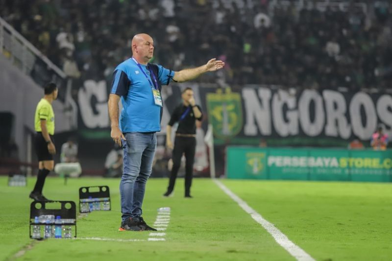 Bojan Hodak Akui Kesalahan Taktis, Persib Takluk 4-1 dari Persebaya