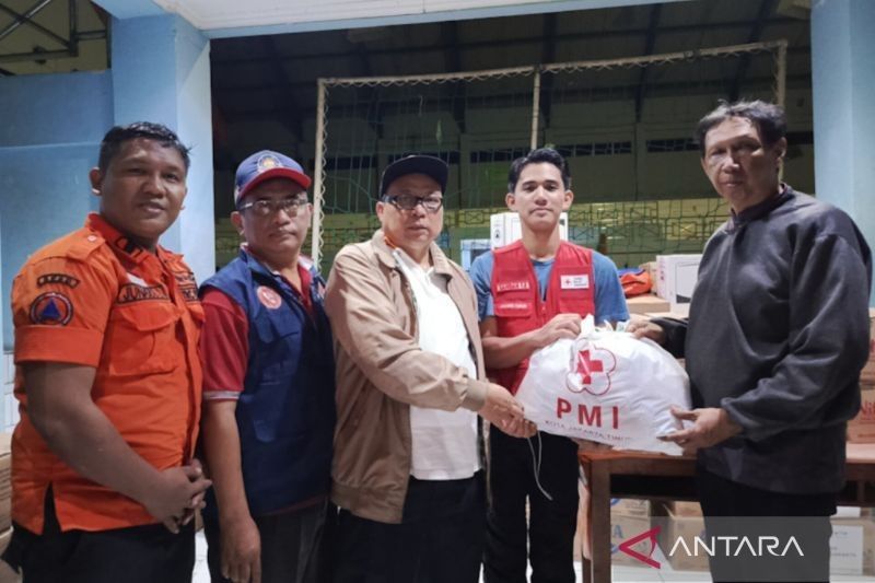 Korban Kebakaran Pondok Bambu Terima Bantuan dari Sudinsos Jaktim