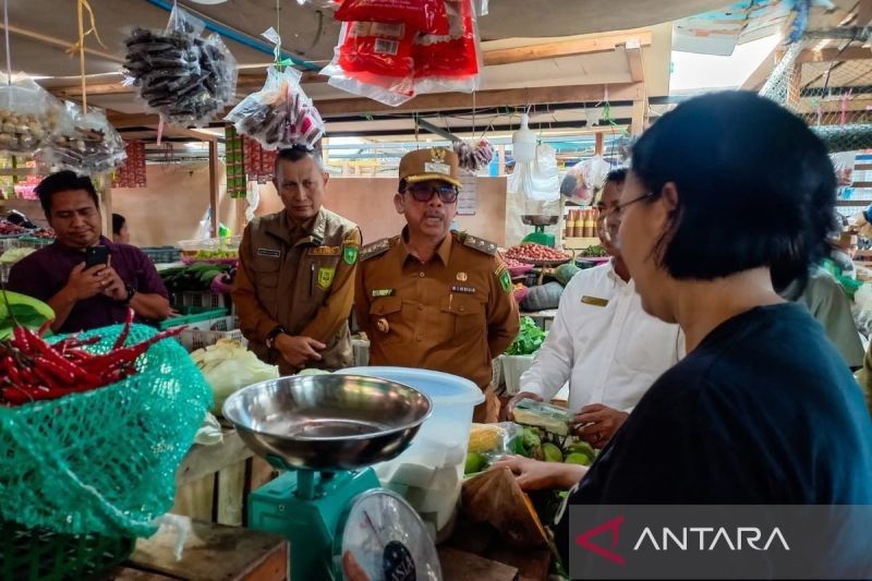 Pemkab Natuna Sidak Stok Bahan Pokok Jelang Ramadhan: Harga Cabai Meroket!