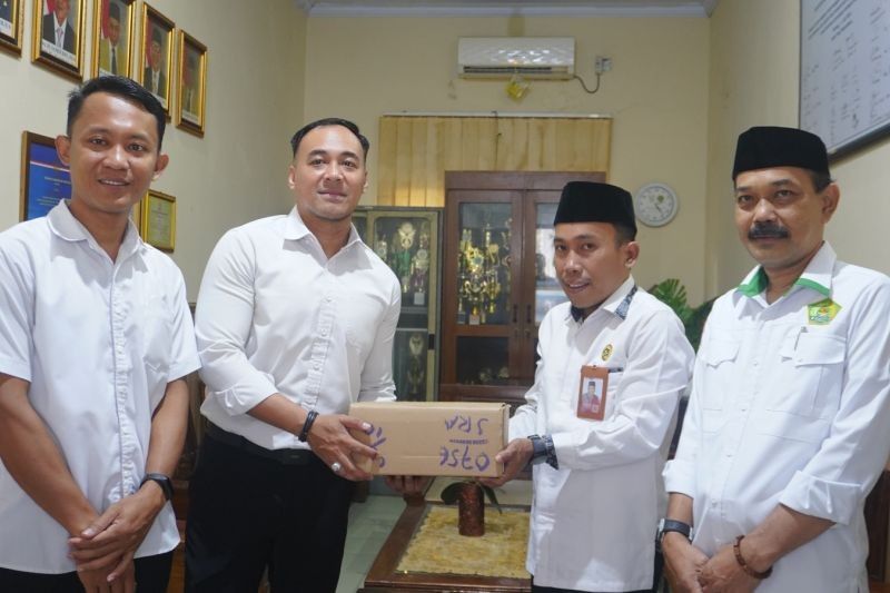 Kemenag Serang Donasikan 500 Al-Quran untuk Safari Ramadhan Polda Banten