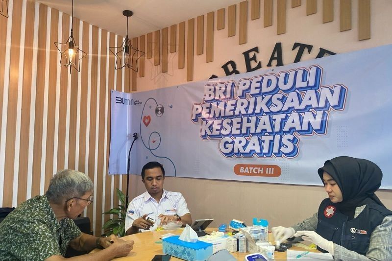 BRI Gelar Pemeriksaan Kesehatan Gratis di Makassar: Wujud Kepedulian bagi Warga dan Pensiunan