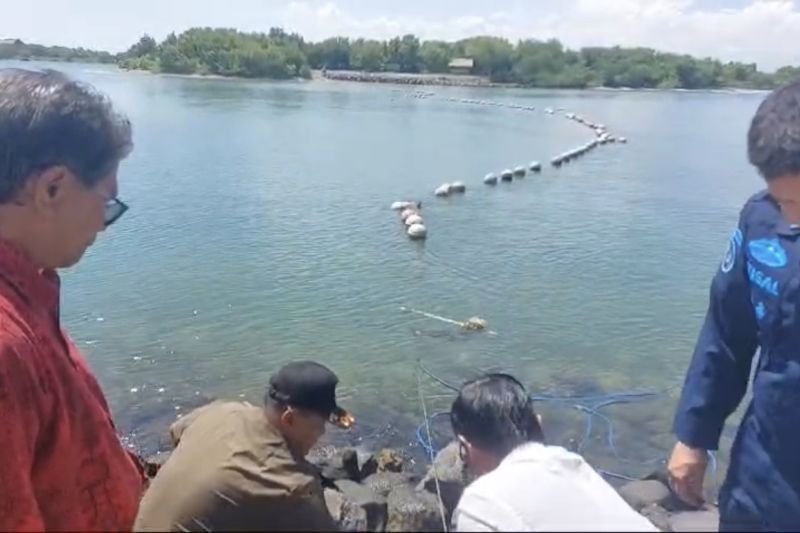 Satpol PP Bali Bongkar Pembatas Laut KEK Kura-kura: Akses Nelayan Kembali Terbuka