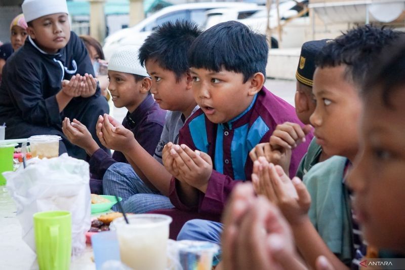 PDKGI Sarankan Batasi Makanan Manis saat Buka Puasa Bersama