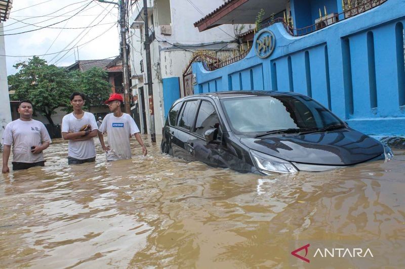 Banjir Ciliwung Surut, 31 RT di Jaksel-Jaktim Masih Terendam