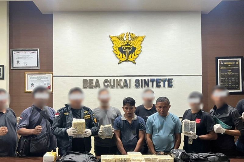 Bea Cukai dan BNNP Kalbar Gagalkan Penyelundupan 10 Kg Sabu di Perbatasan