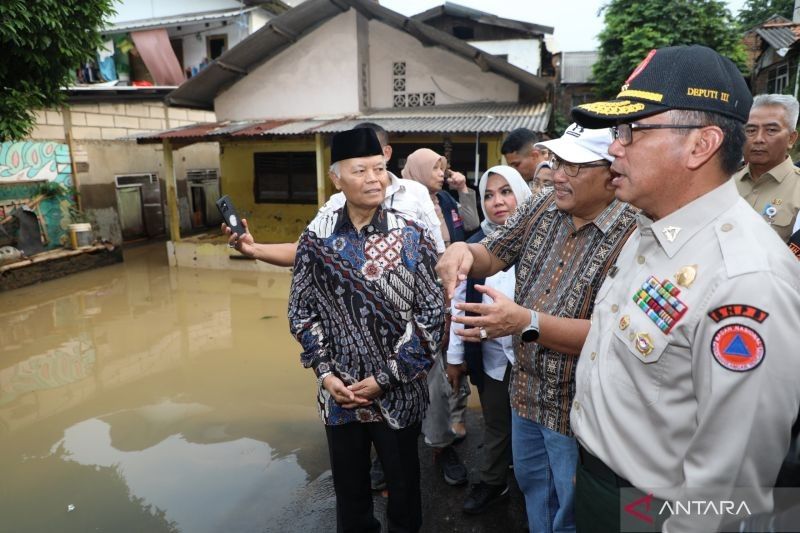 BNPB Pastikan Bantuan Cukup untuk Korban Banjir Jakarta Selatan